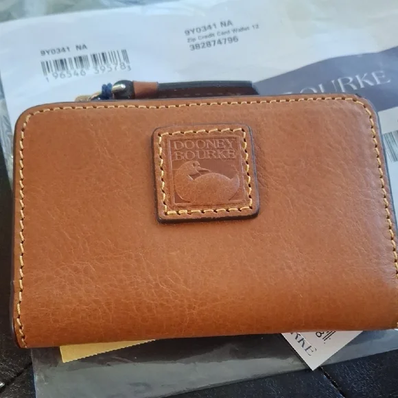 Dooney & Bourke Florentine Zip Credit Card Wallet 12 - Picture 5 of 6